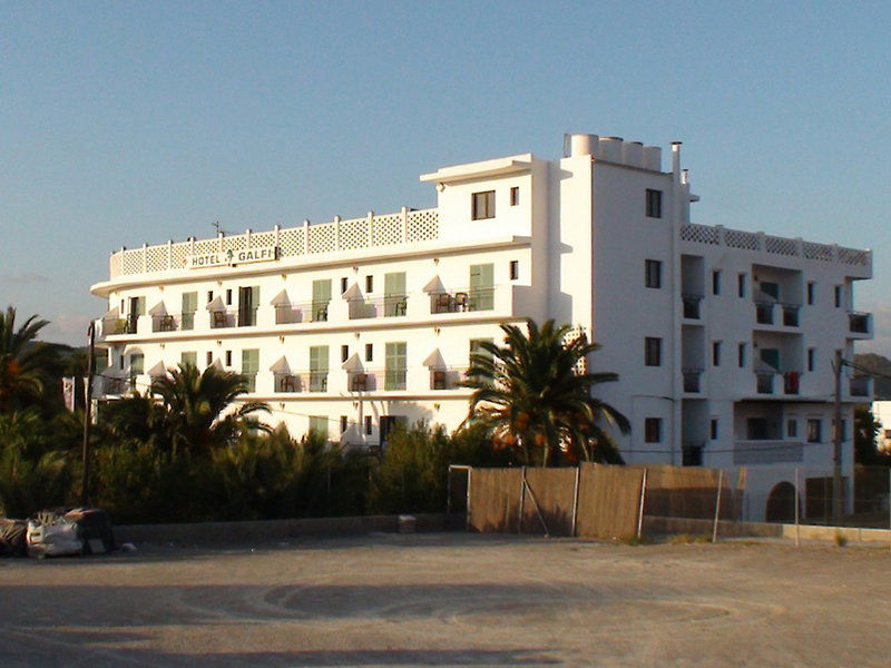 Azuline Hotel Galfi San Antonio  Bagian luar foto